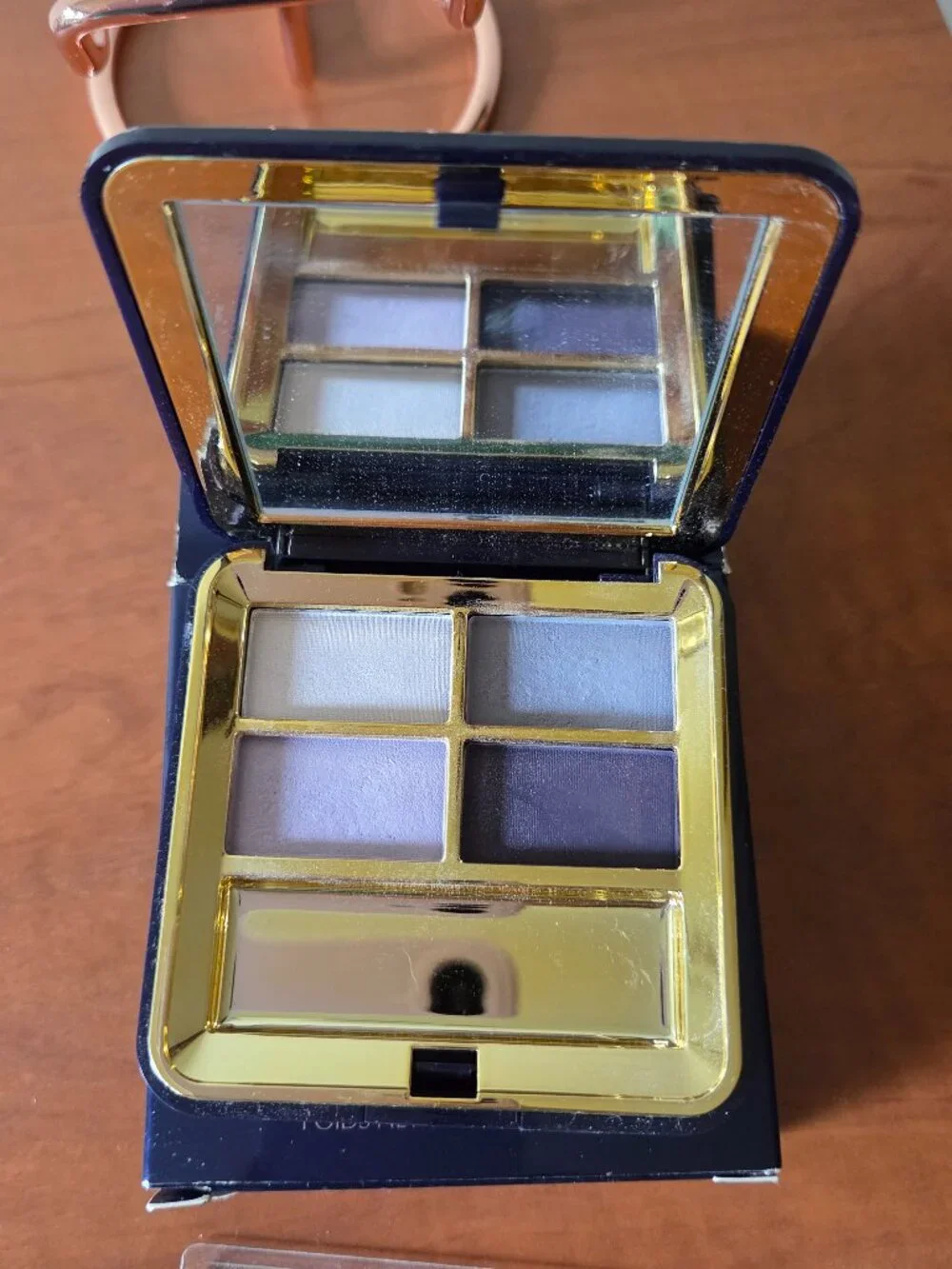 Estee Lauder Signature M07 Arctic Night Eyeshadow Quad in Original Box Brushes